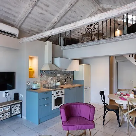 Marifenia Apartment *