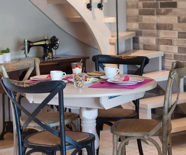 Marifenia Apartment *