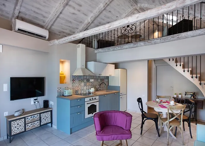 Marifenia Apartment *